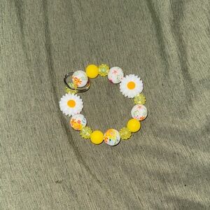 Daisy Floral Yellow Beaded Keychain Bracelet